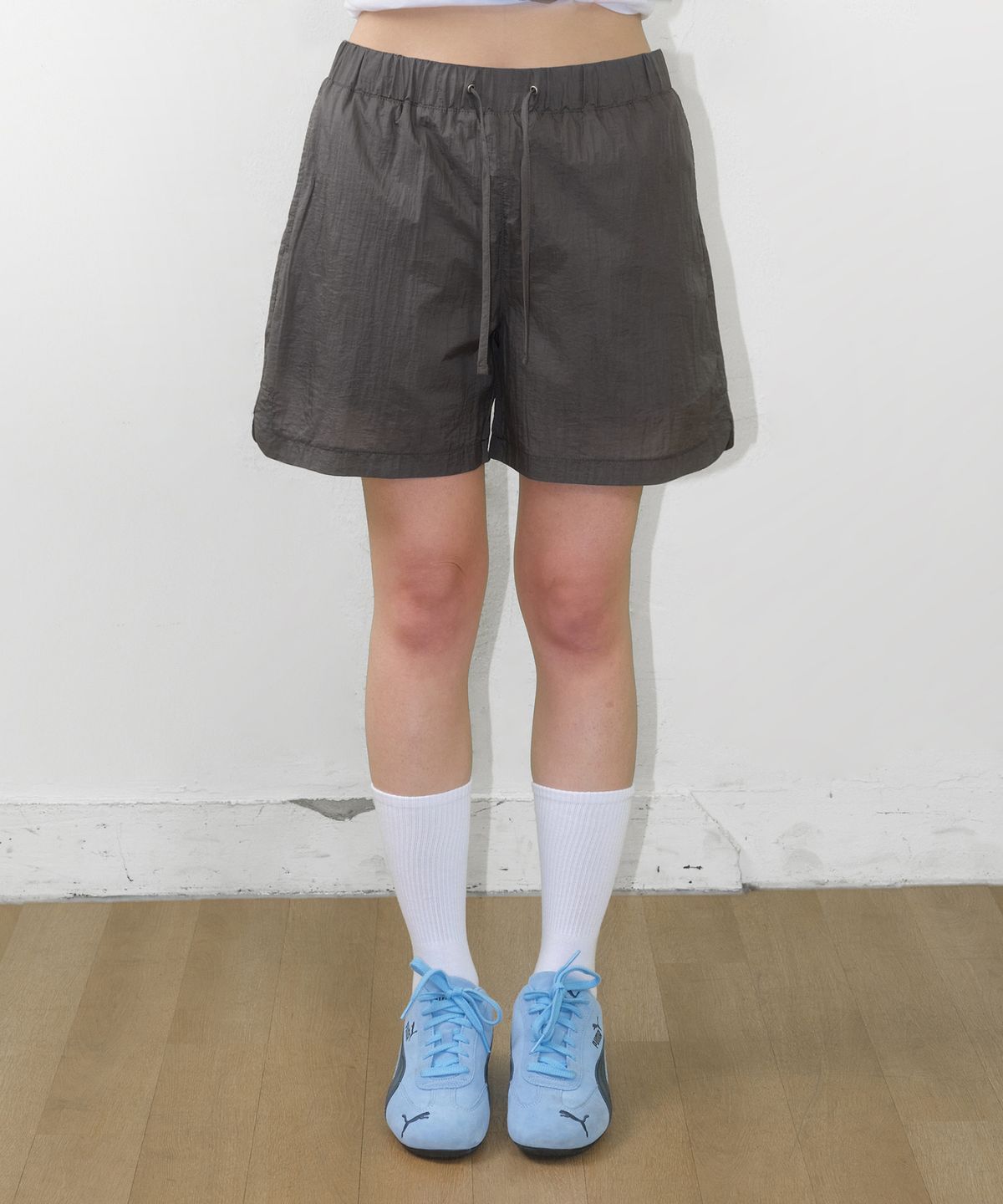 아메스 월드와이드(AMES-WORLDWIDE) SHEER NYLON SHORTS CHARCOAL