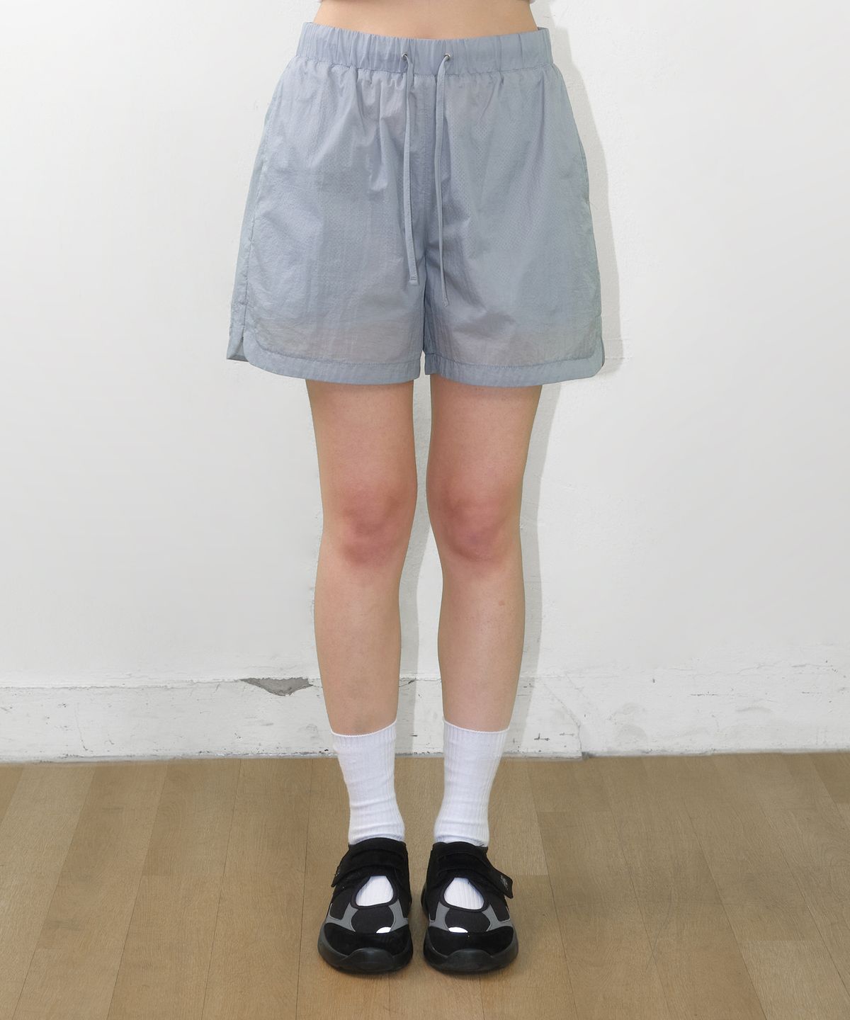 아메스 월드와이드(AMES-WORLDWIDE) SHEER NYLON SHORTS BLUE