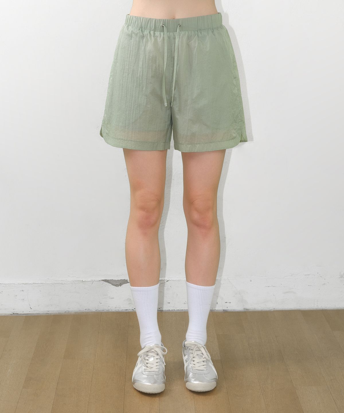 아메스 월드와이드(AMES-WORLDWIDE) SHEER NYLON SHORTS GREEN