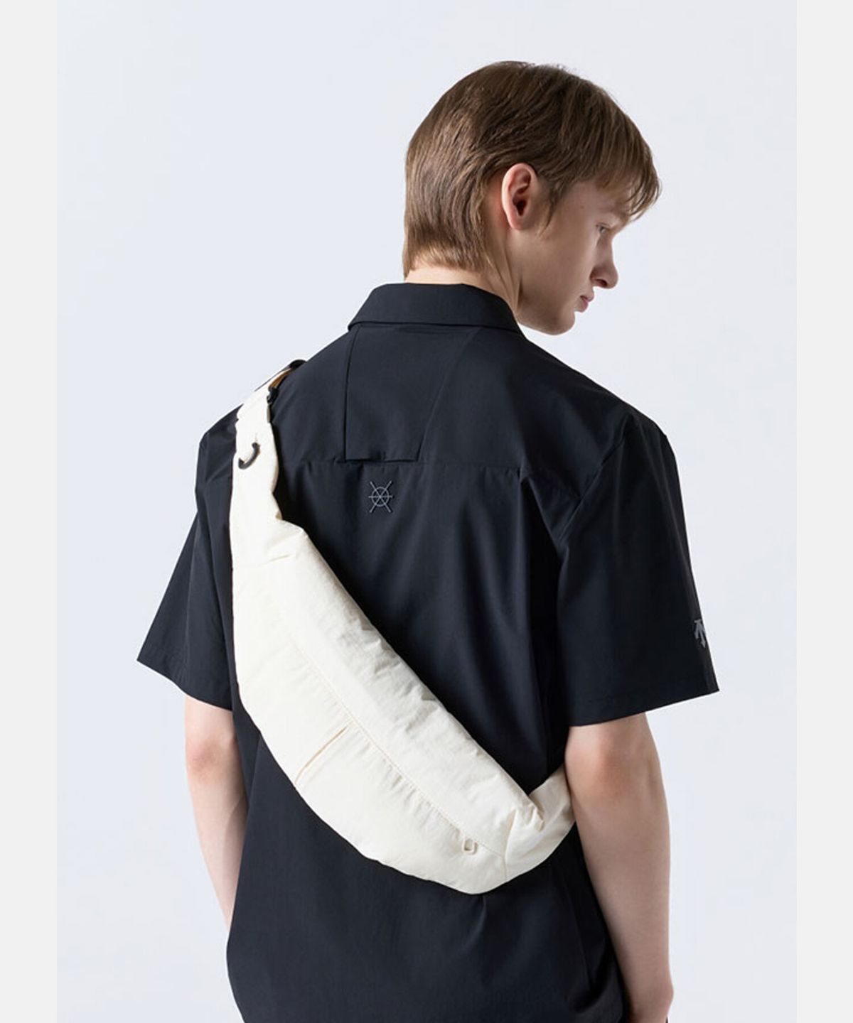 데상트(DESCENTE) 심플 힙색 아이보리(SQ123UBG1L)
