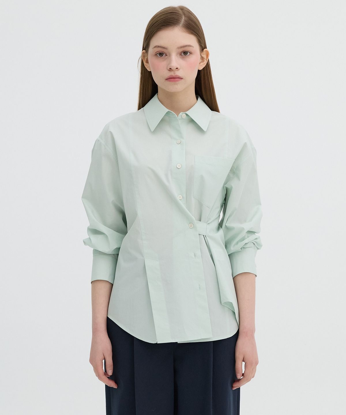 올리브 데 올리브(OLIVE DES OLIVE) 포켓 포인트 루즈핏 셔츠 OW5SB2660