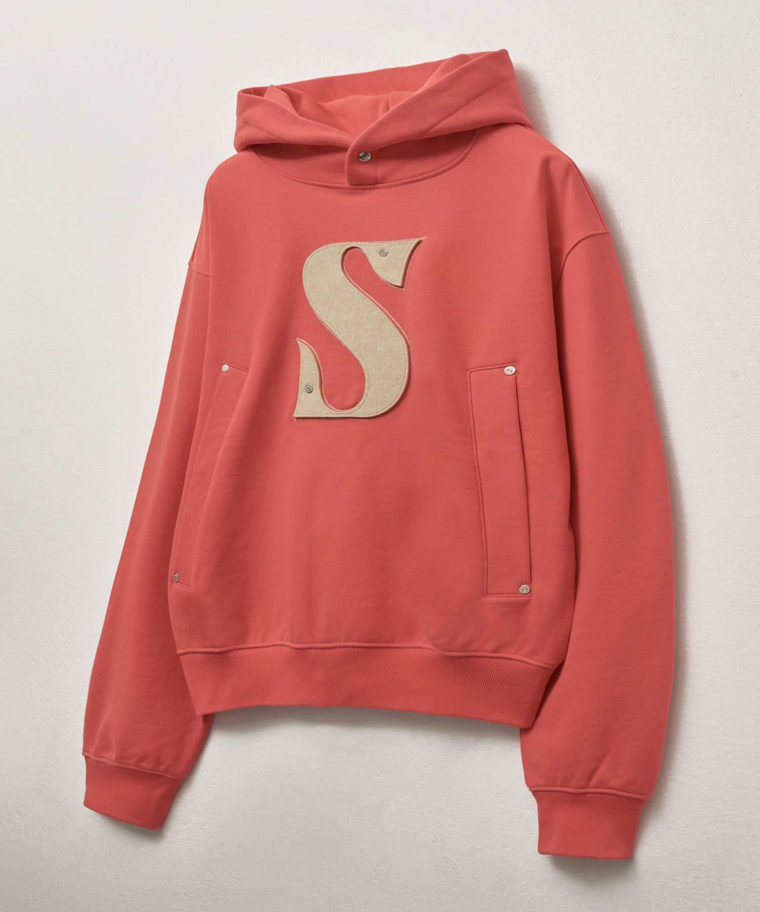 ★SATUR★Rivet Applique Pocket Logo Hood★ SATUR Rivet Applique Pocket Logo Hoodie – Dot & Line Store