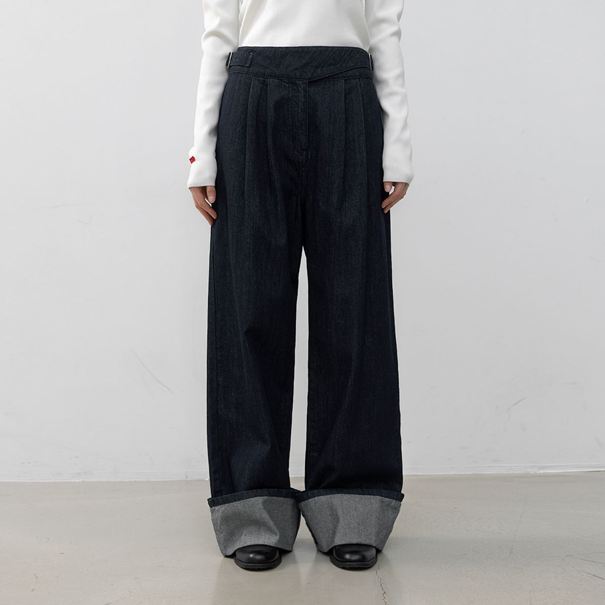 아틀리에 나인(ATELIER NAIN) BUCKLE WIDE TWO-TUCK PANTS(PT-5619)
