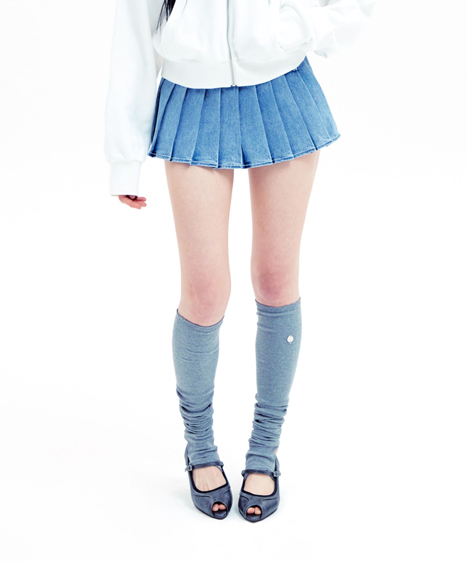 MUSINSA | YOUHEE DENIM LOW-RISE PLEATS SKIRT LIGHT BLUE