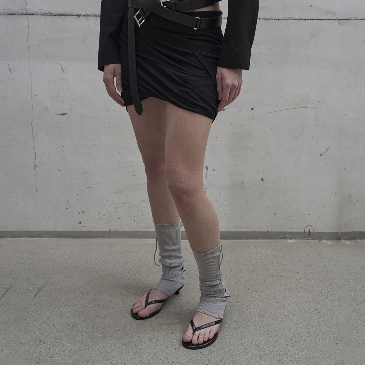 엘씨디씨티엠(LCDC™) TWISTED MINI VOLUME SKIRT (BLACK)