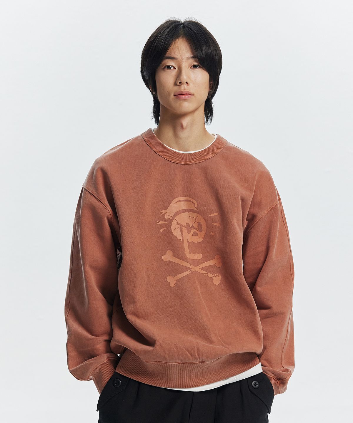 프리즘웍스(FRIZMWORKS) BLACK FLAG PIGMENT DYEING SWEATSHIRT _ BRICK