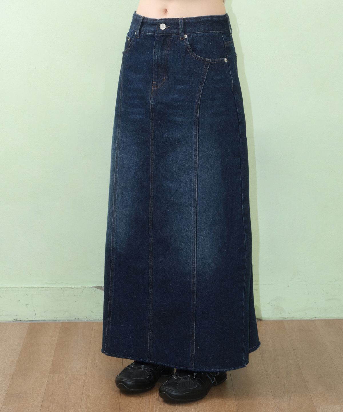 아메스 월드와이드(AMES-WORLDWIDE) CURVED LINE DENIM LONG SKIRT BLUE
