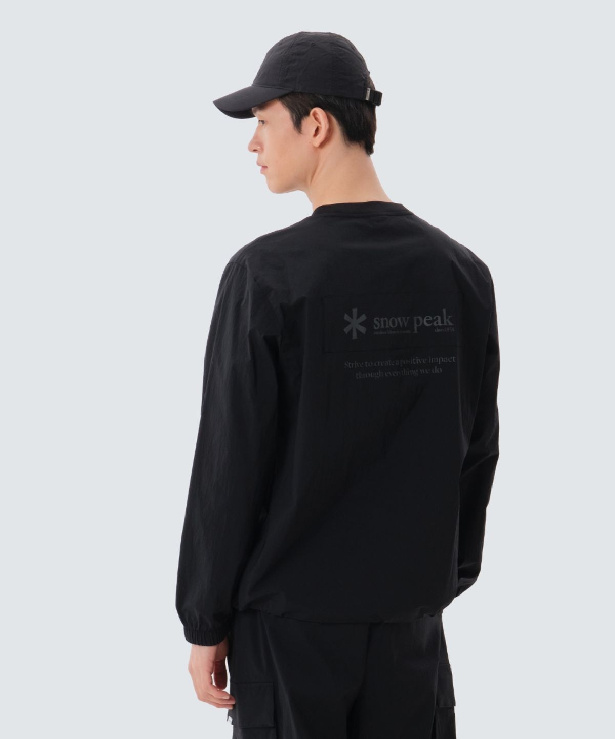 스노우피크 어패럴(SNOWPEAK APPAREL) 루트 우븐 패치 맨투맨 (S25MMRHT60) Black