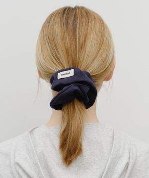 W BASIC COTTON SCRUNCHIE navy