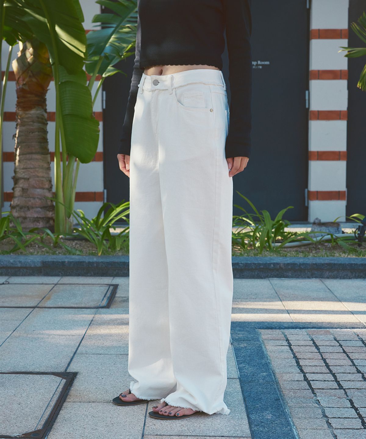 애프터아워즈(AFTERHOURS) RAW CUT DENIM PANTS (WHITE)