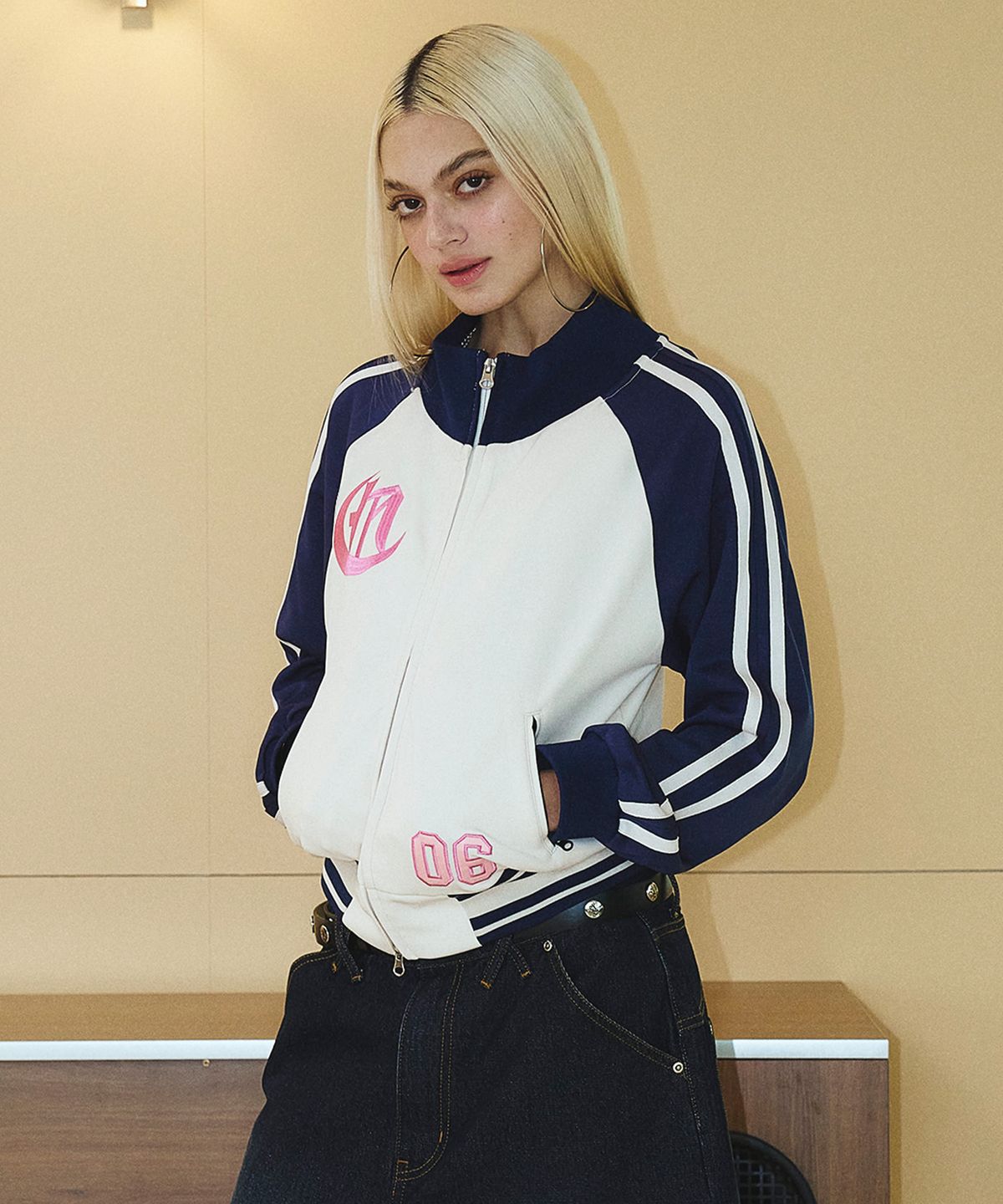 엔와이엑스엑스(NYXX) 06 COLOR BLOCK TRACK TOP IVORY