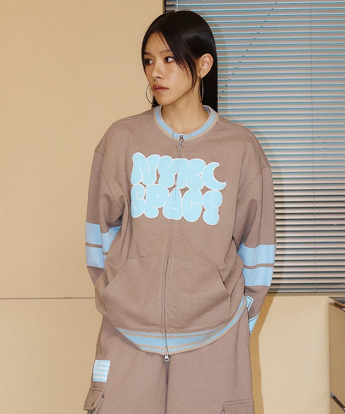 엔와이엑스엑스(NYXX) BALLOON LOGO SWEAT JACKET BROWN