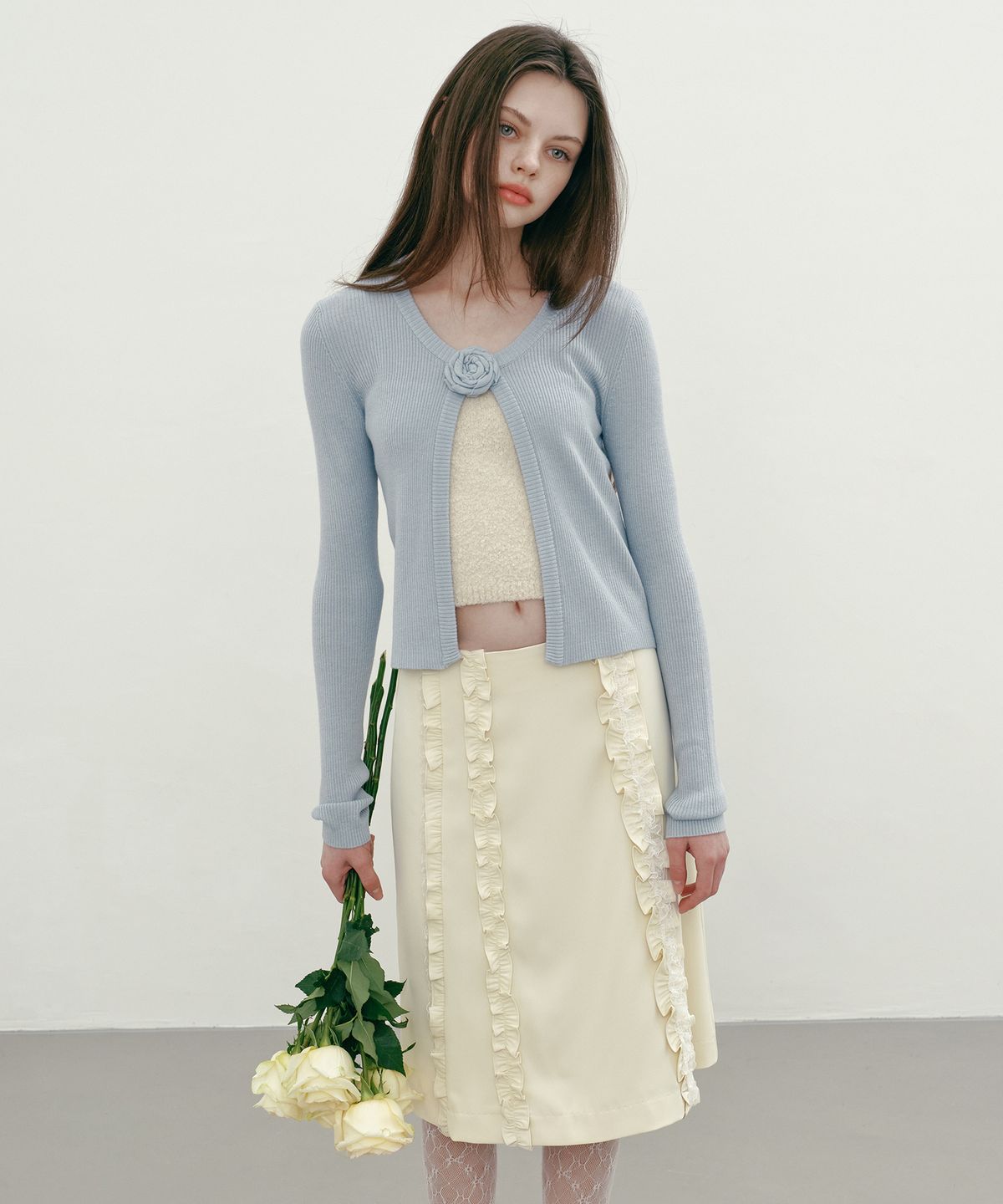 마가린핑거스(MARGARIN FINGERS) ROSE CORSAGE CARDIGAN (LIGHT BLUE)