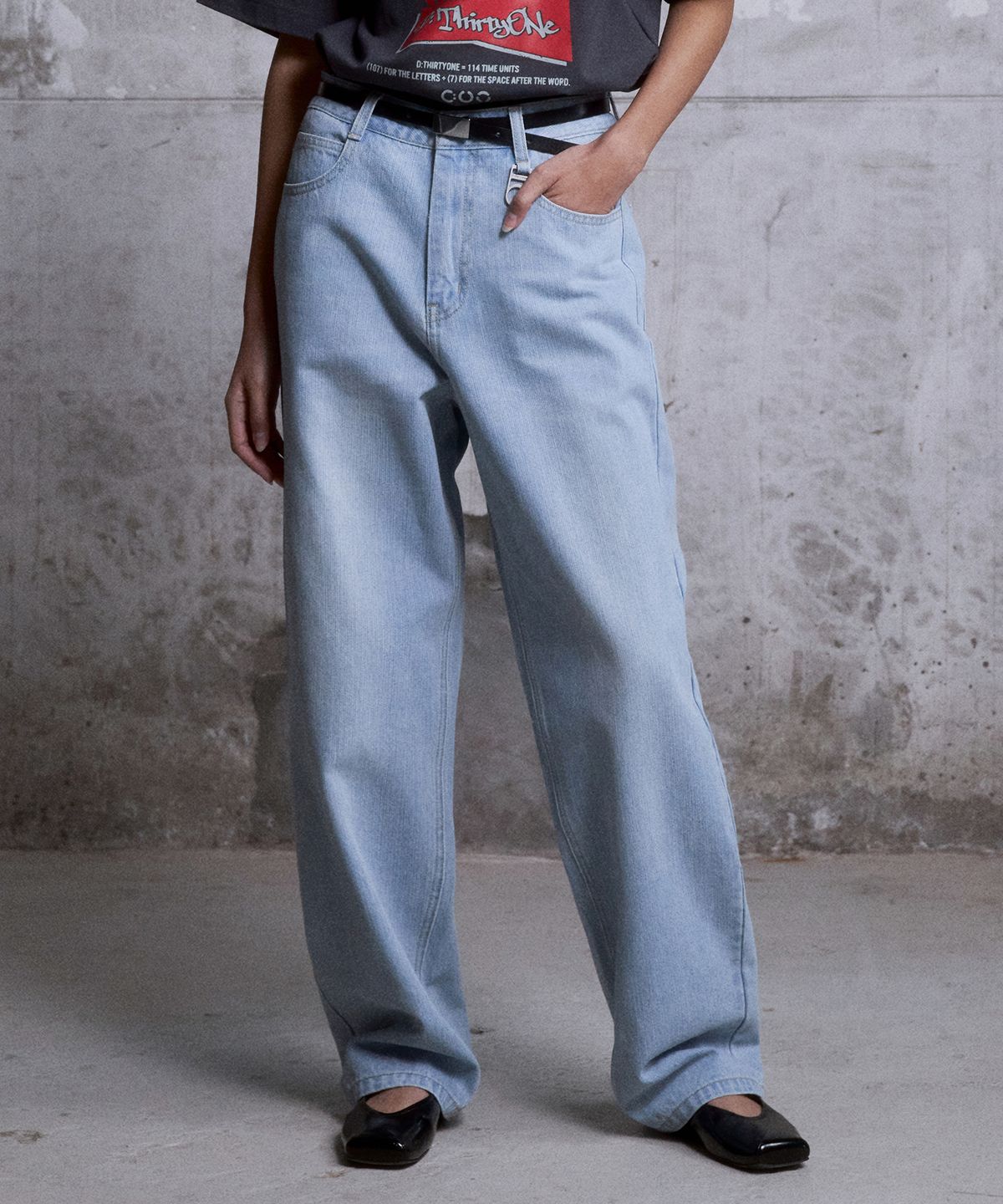 디써티원(DTHIRTYONE) (WOMAN) Wide Straight Denim Pants (Bleach Blue)