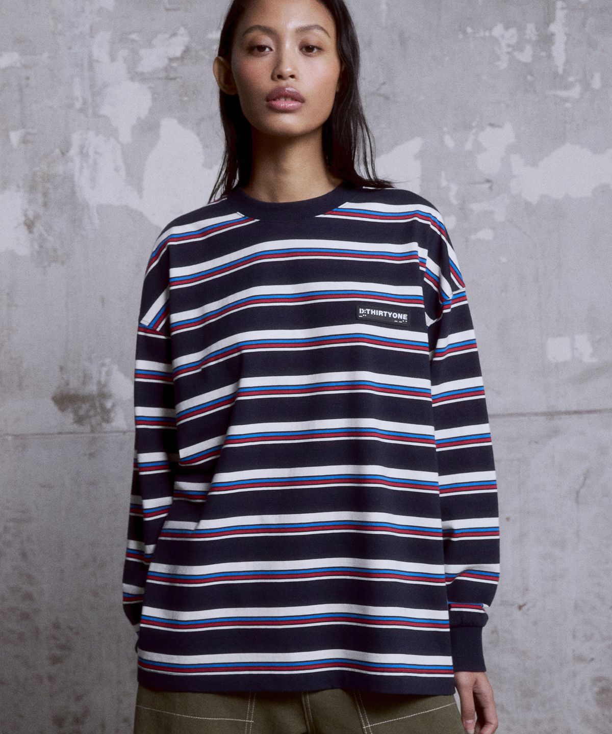 디써티원(DTHIRTYONE) (WOMAN) Multi Stripe Long-Sleeved T-Shirt (Navy)
