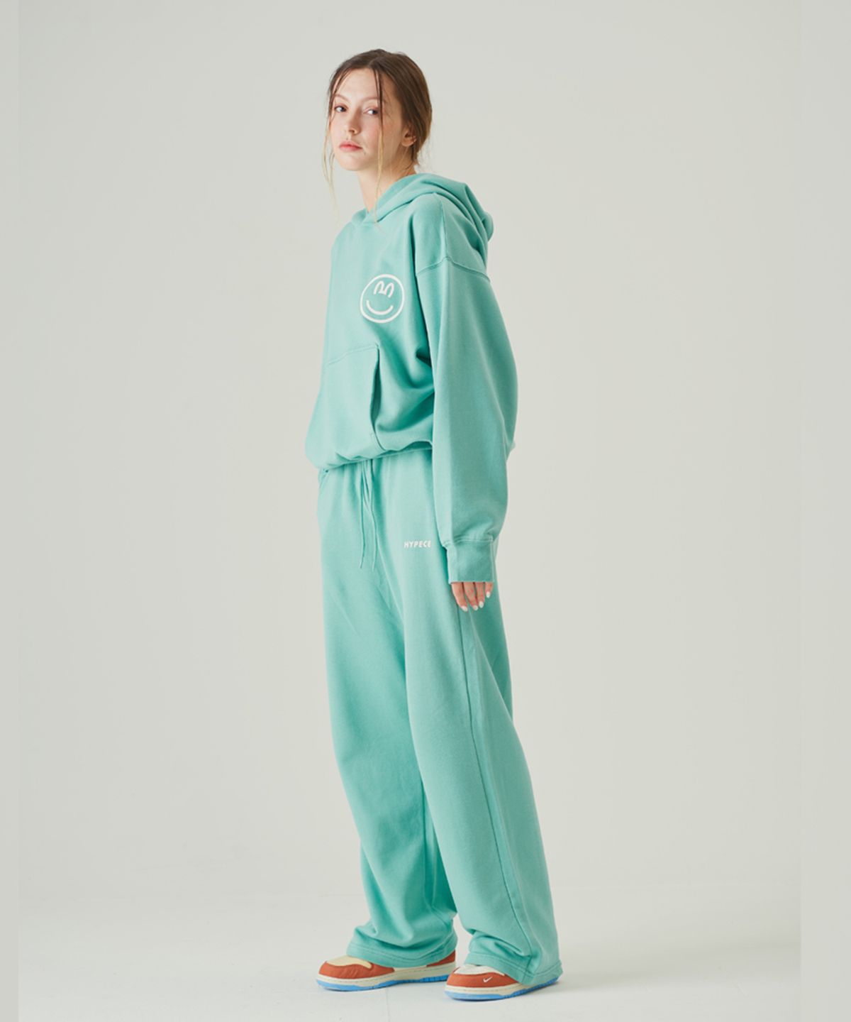 하입스(HYPECE) HYPECE LOGO SWEATPANTS