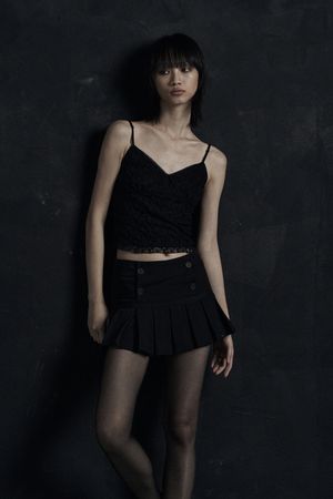 ROSE LACE SLEEVELESS TOP BLACK