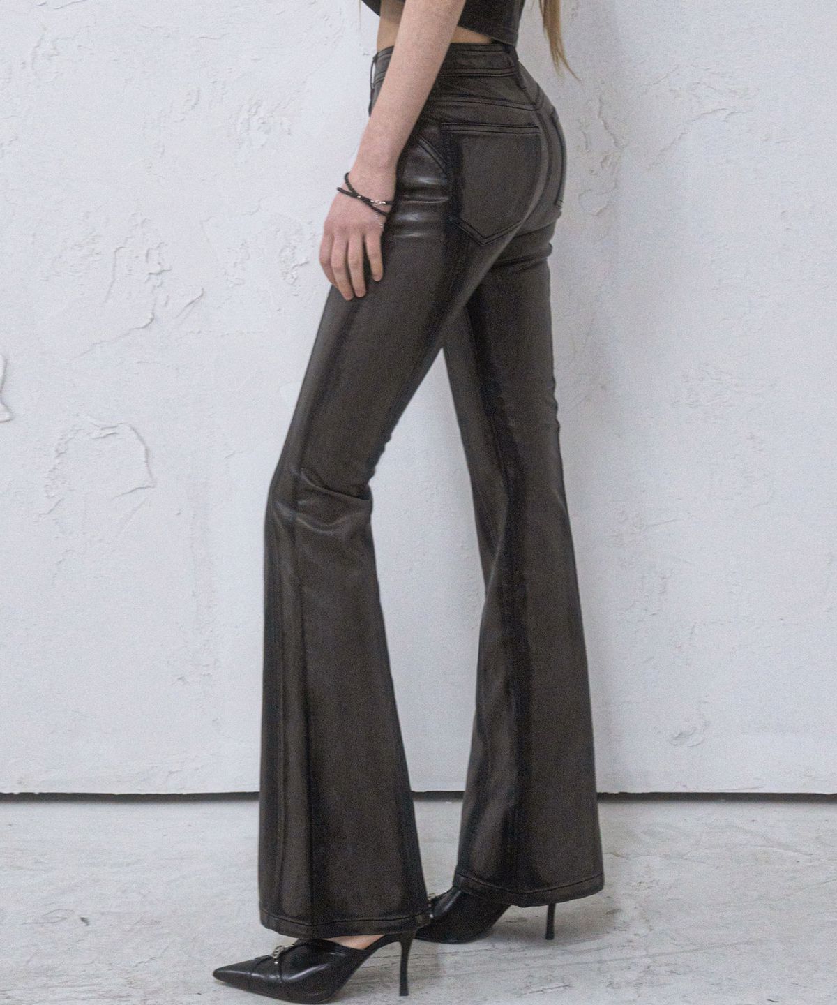 어반드레스(AVANDRESS) Art Leather Thin Bootscut Pants Damage BLACK