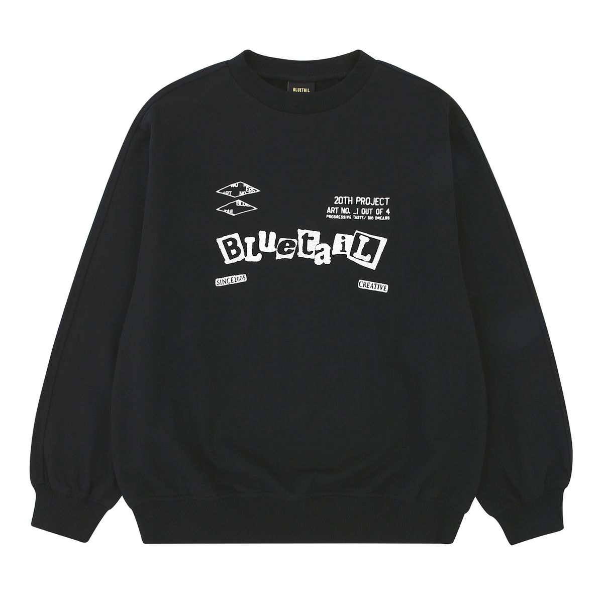블루테일(BLUETAIL) AZA1TS02BK 레터링 콜라주 블랙 맨투맨