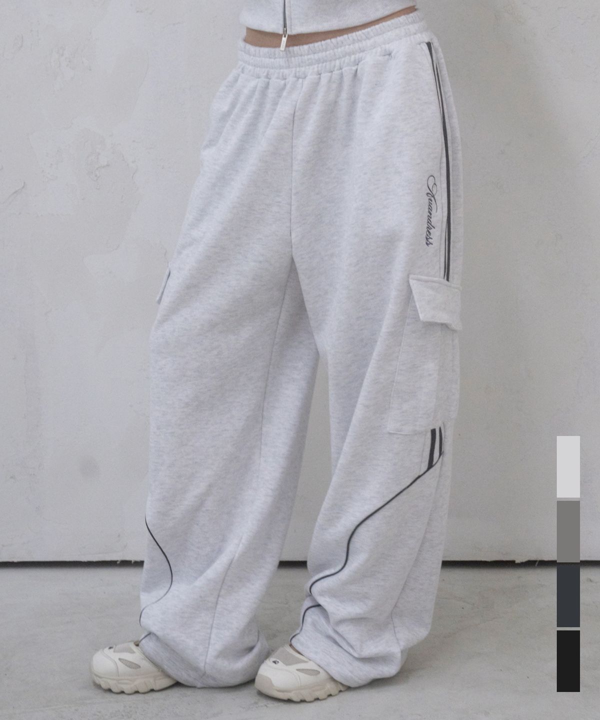 어반드레스(AVANDRESS) Semicircle Track Wide Pants - 4COL