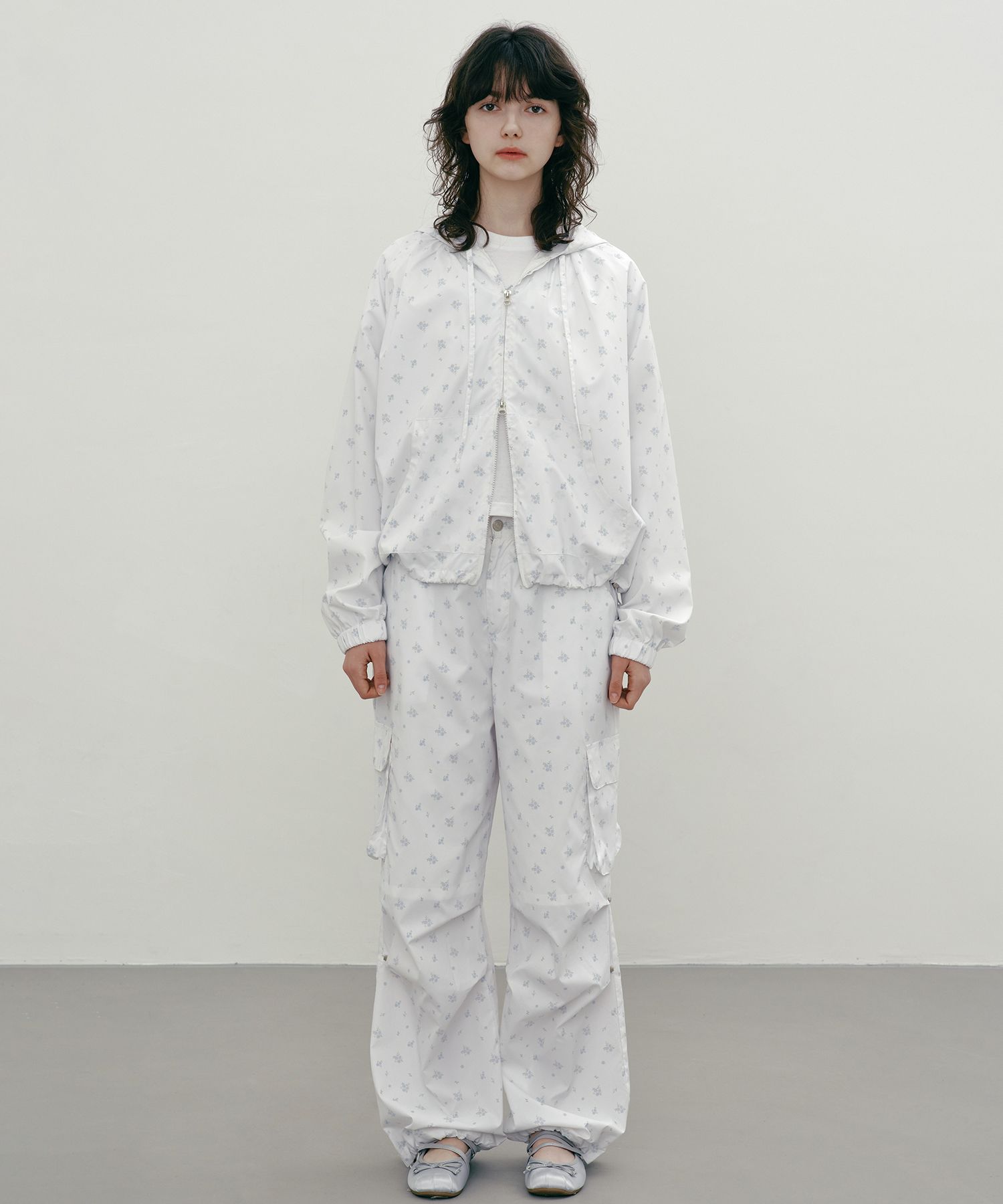 MARGARIN FINGERS ♥ FLORAL CARGO PANTS /追跡付 MUSINSA | MARGARIN FINGERS FLORAL CARGO PANTS (WHITE)