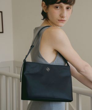 클로버 나일론 숄더백_블랙