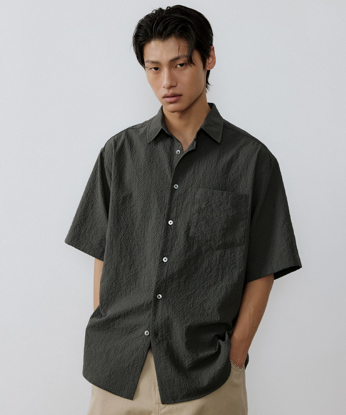 엔도어(ENDOOR) Washed seerucker 1/2 shirt (olive gray)