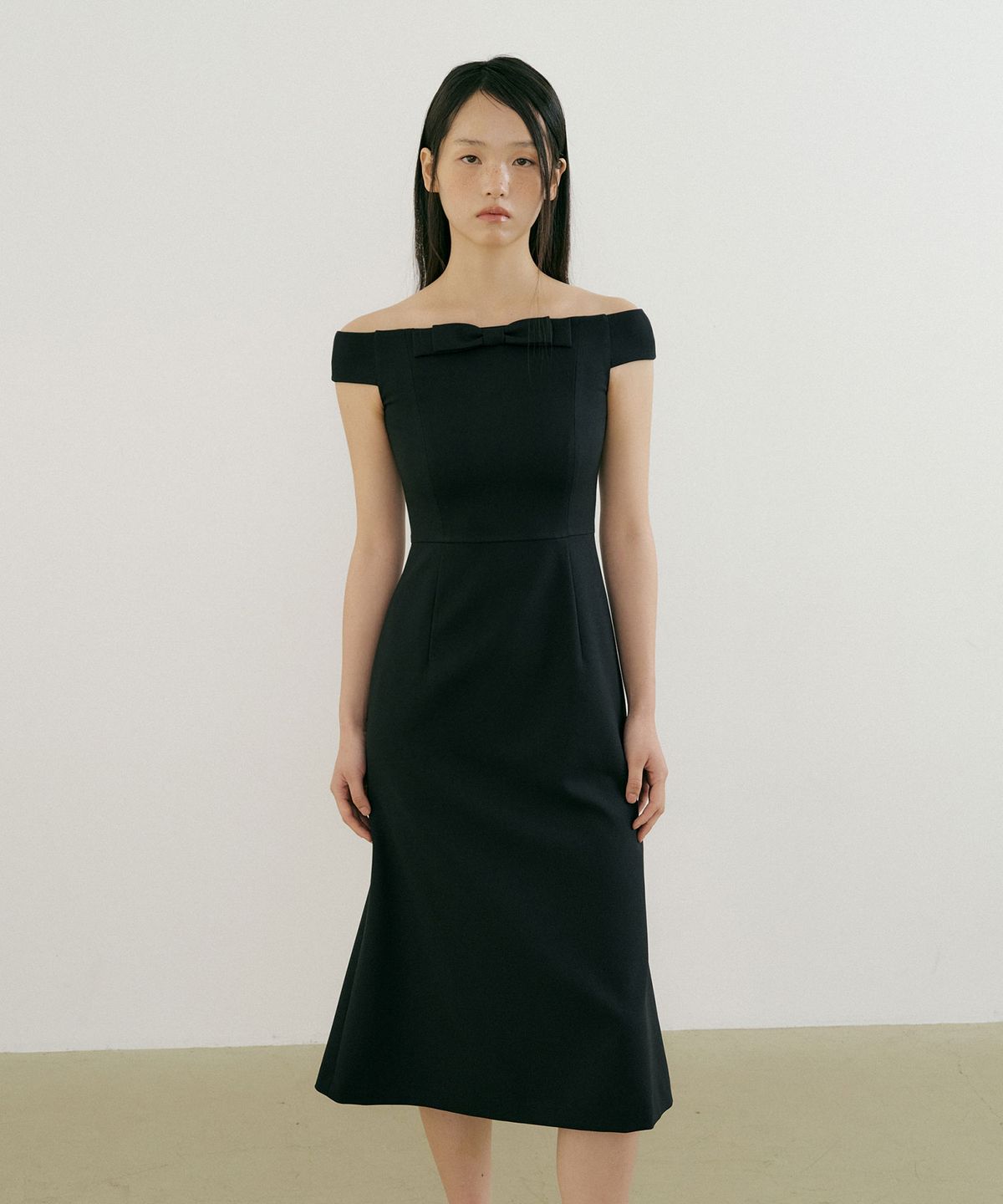 루시르주(LUCIR ZU) Bellucci Ribbon One-piece (black)