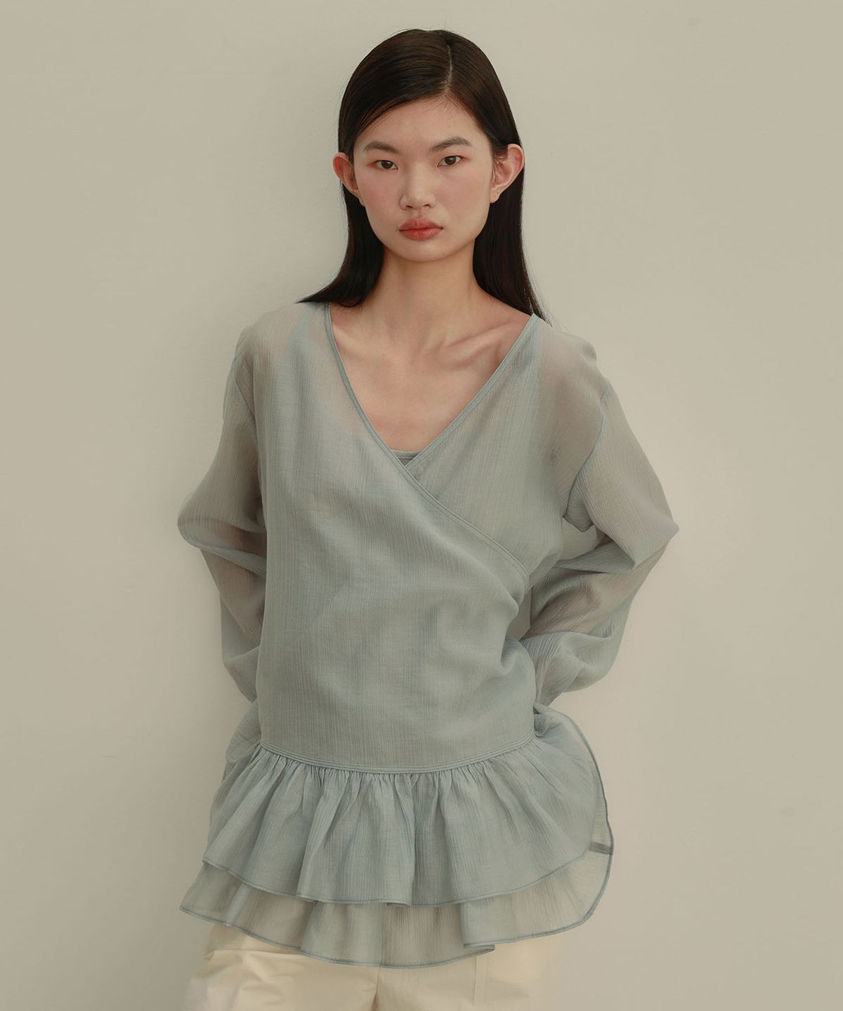 아우로(OURO) FRILL BLOUSE SET-UP [ PALE BLUE ]