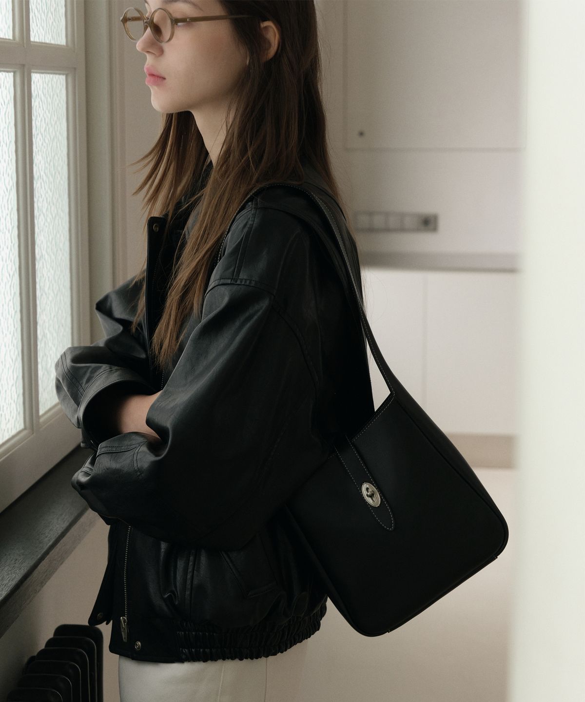 오스트카카(OSTKAKA) 클래식 벨트 미니 숄더 블랙