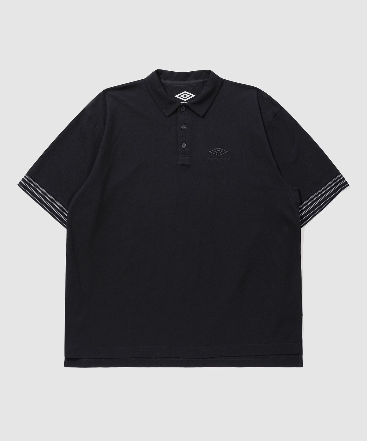 엄브로(UMBRO) [UMB X White Mountaineering] 반팔 폴로 셔츠 블랙(UQ111CTS29)