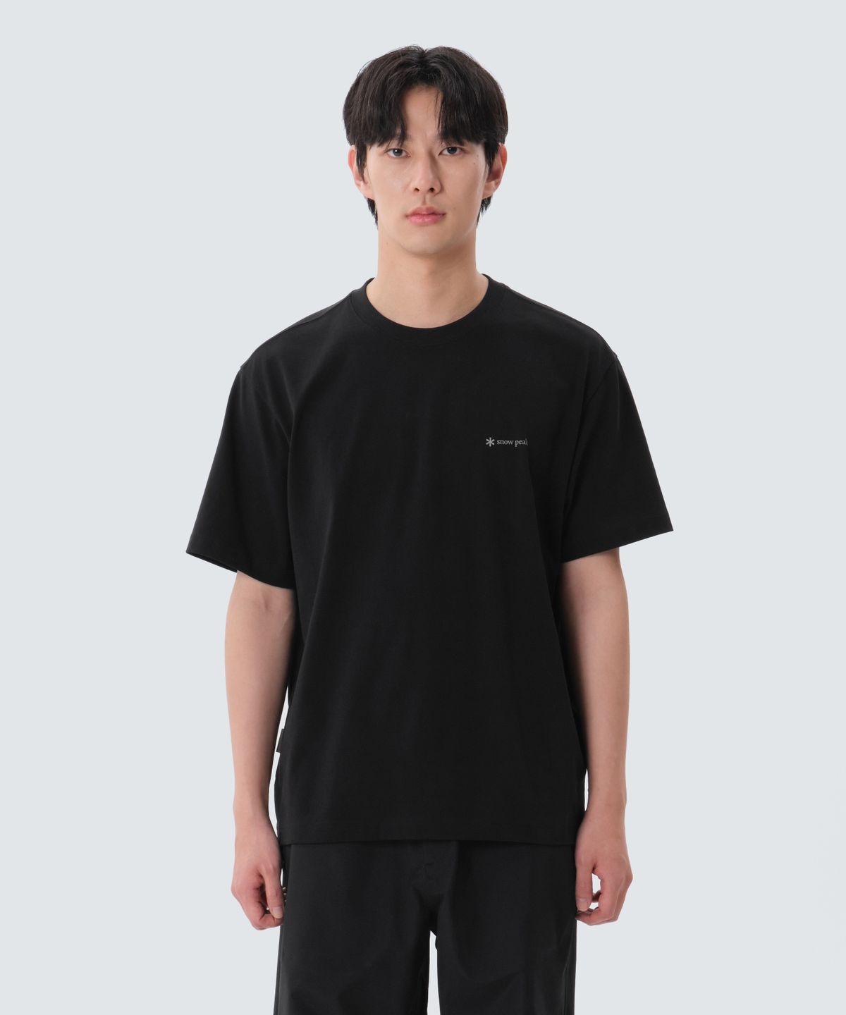 스노우피크 어패럴(SNOWPEAK APPAREL) 에어로쿨 스몰로고 반팔 티셔츠 (S25MUFTS76) Black