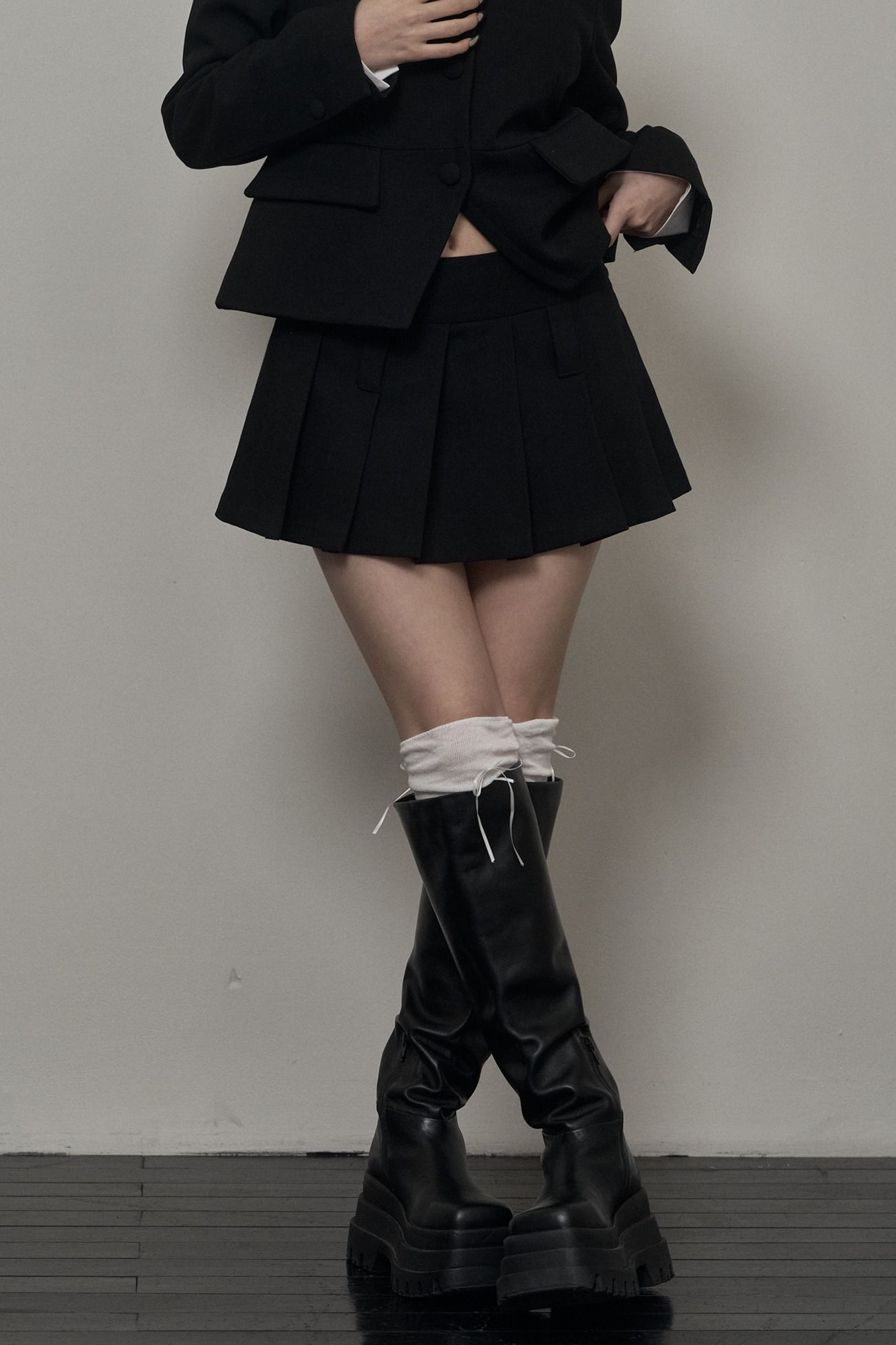 送料/関税込 ●KHAKIPOINT● Pleats Skirt STRIPE BUTTON POINT PLEATS SKIRT [LIGHT KHAKI] - KIRSH | 60