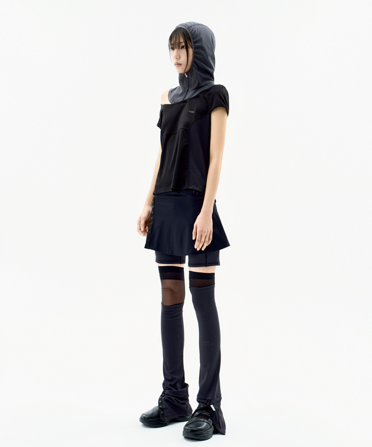 오호스(OJOS) Button Slit Skirt Shorts / Black
