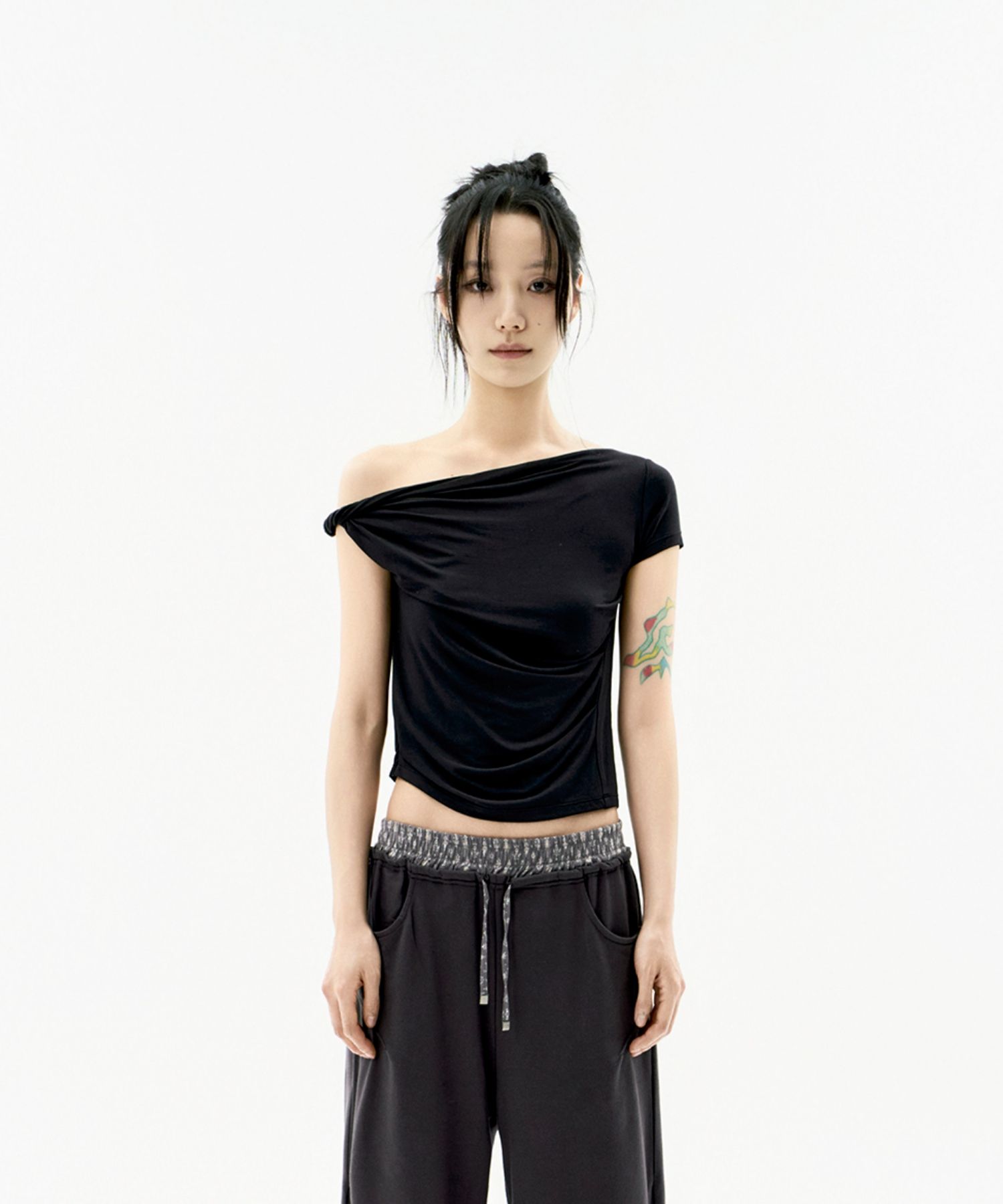 【OJOS】25SS★ Twisted Tuck Cap Sleeves MUSINSA | OJOS Twisted Tuck Cap Sleeves / Black
