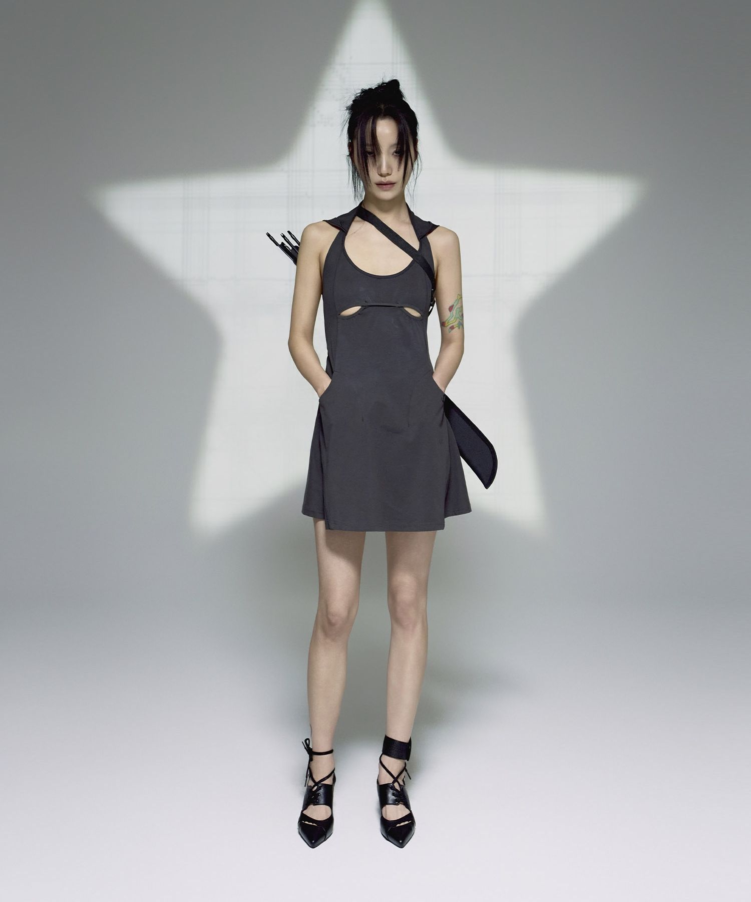 Ojos オホス Halter Hoodie Apron Dress ワンピース MUSINSA | OJOS Halter Hoodie Apron Dress / Charcoal