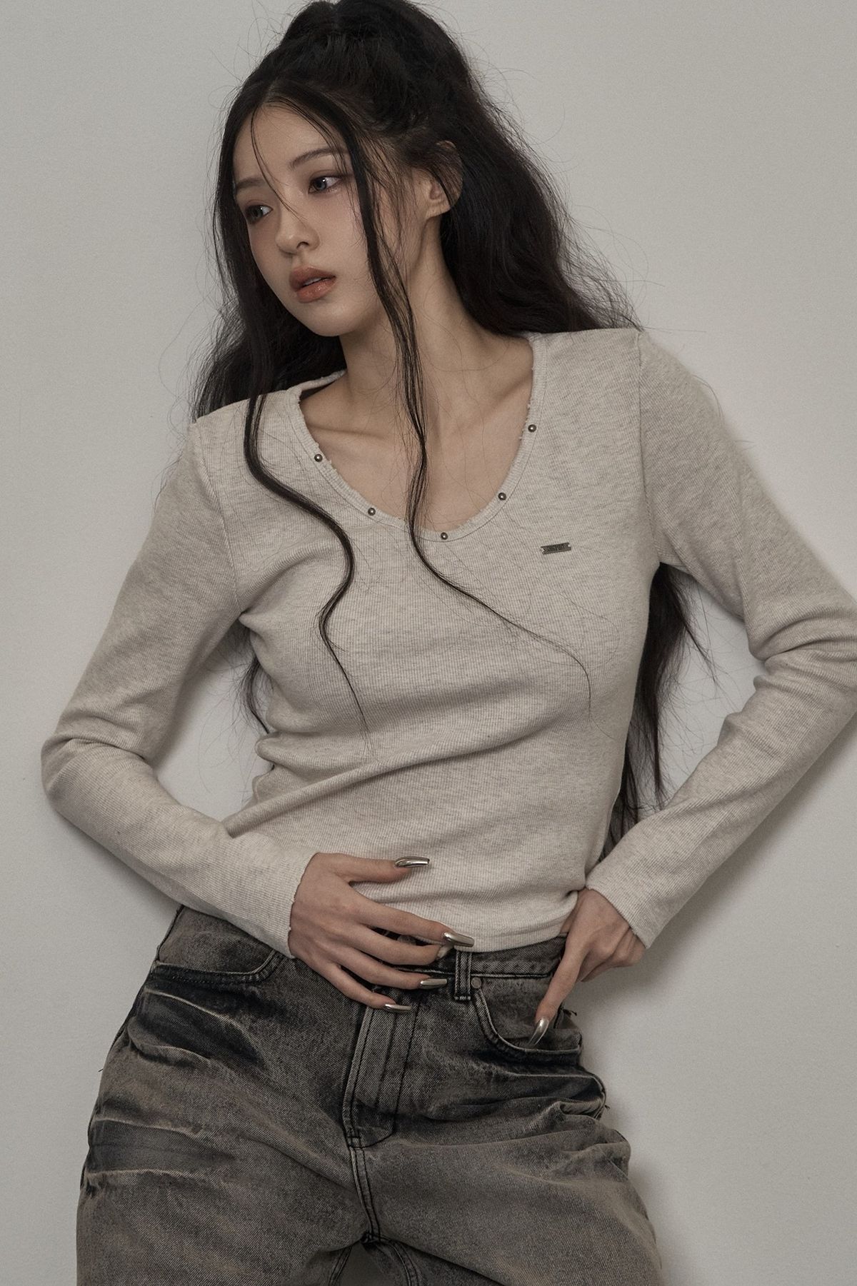 카키포인트(KHAKIPOINT) Damage Stud T-shirt (beige)