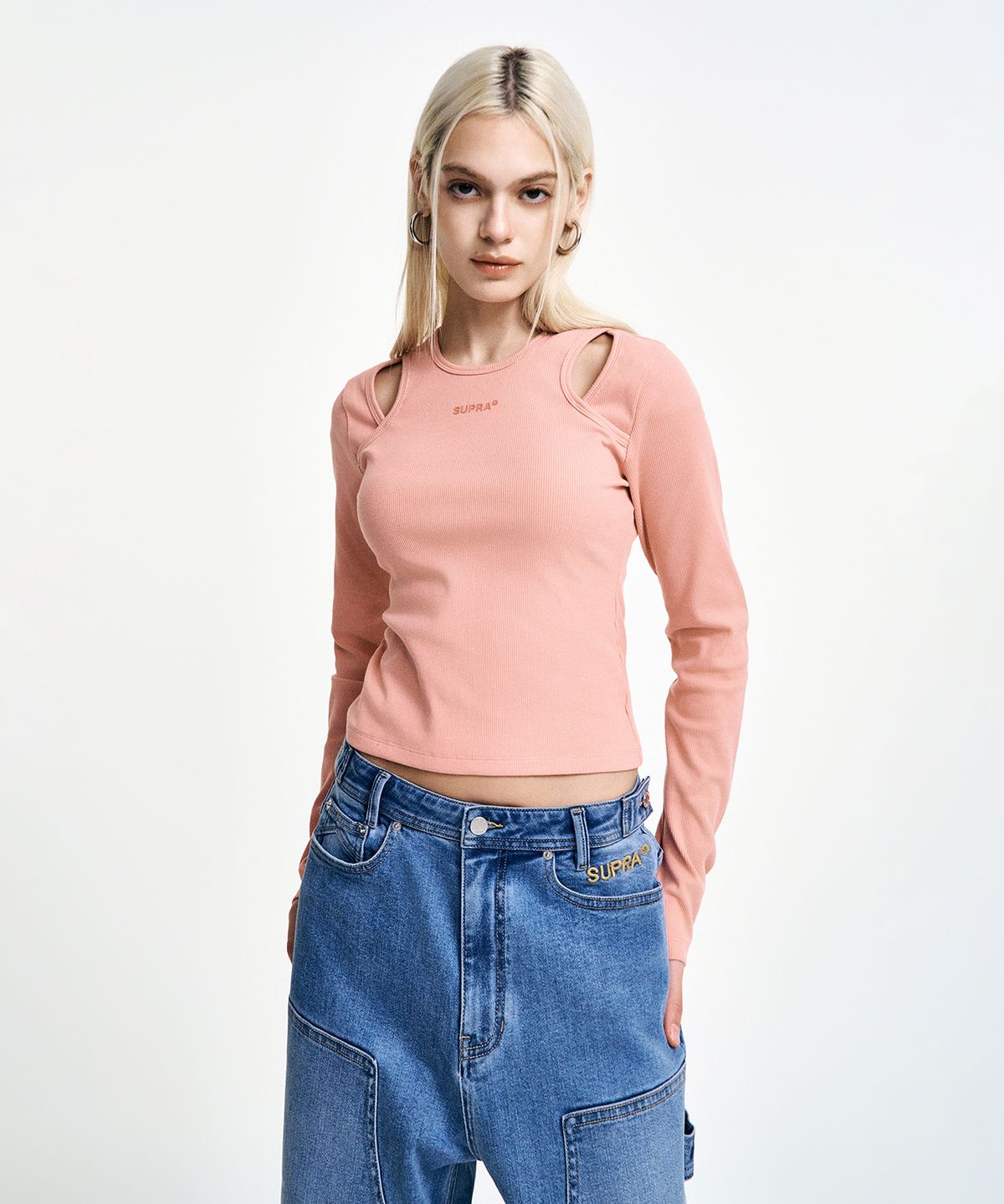수프라(SUPRA) 여성 컷아웃 긴팔 티셔츠(PINK)