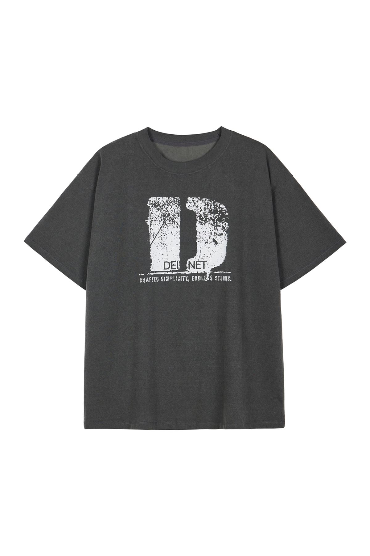 다이닛(DEINET) D ACCENT CRACK LOGO T-SHIRTS IN CHARCOAL