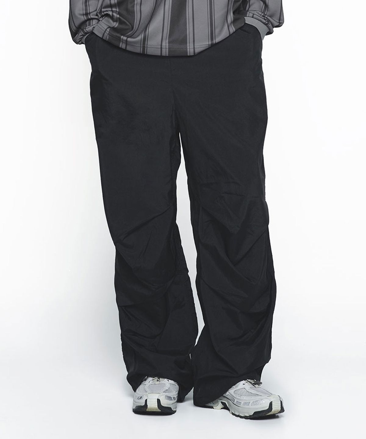 아크메드라비(ACME DE LA VIE) NYLON PARACHUTE PANTS (2COLOR)