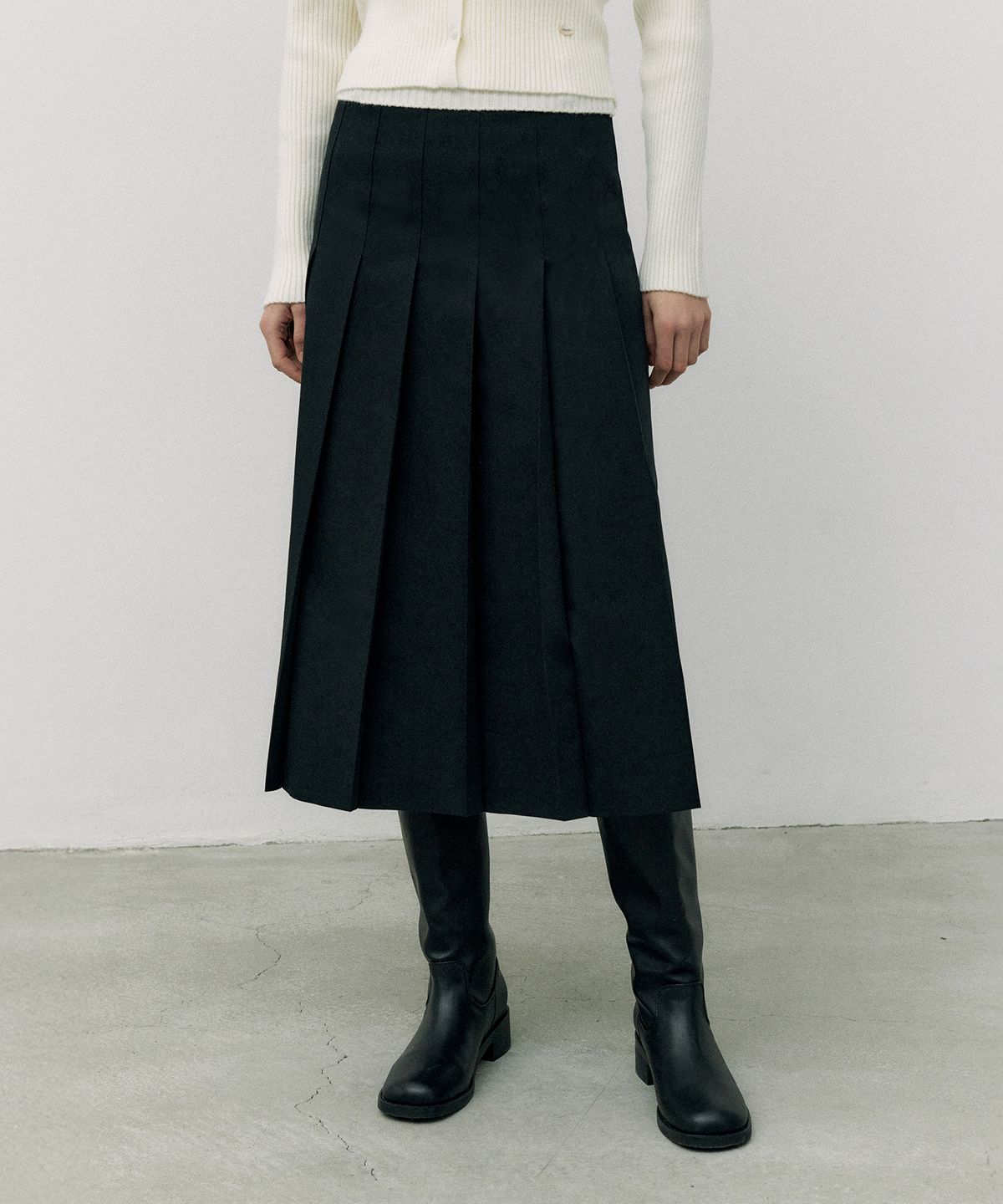 로라로라(ROLAROLA) PLEATS LONG SKIRT BLACK