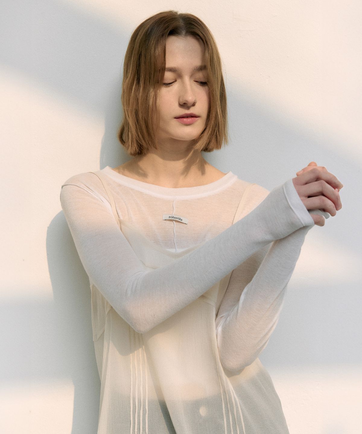 로라로라(ROLAROLA) STITCH ROUND NECK T-SHIRT WHITE