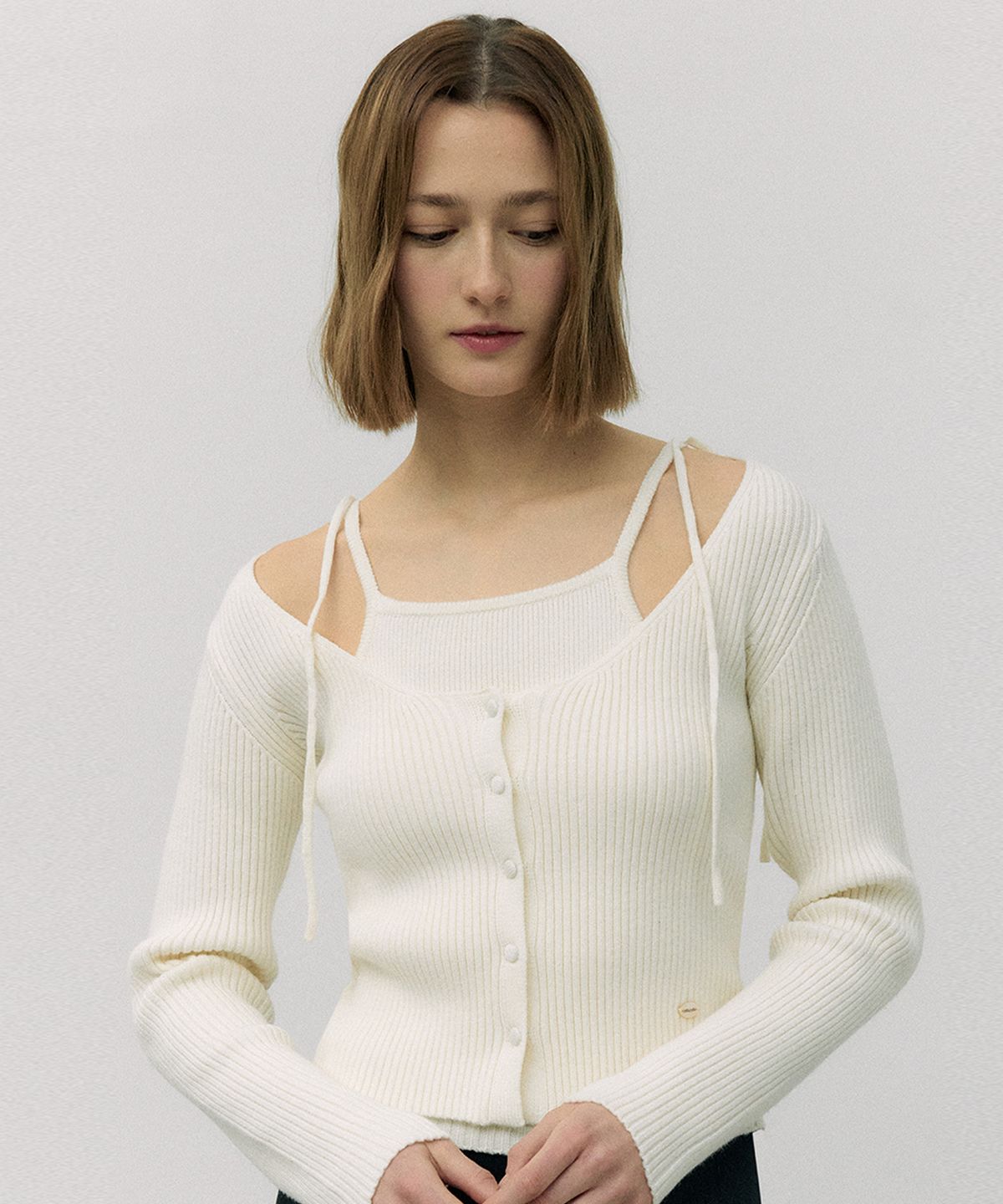 로라로라(ROLAROLA) RIBBON SLEEVELESS CARDIGAN SET IVORY