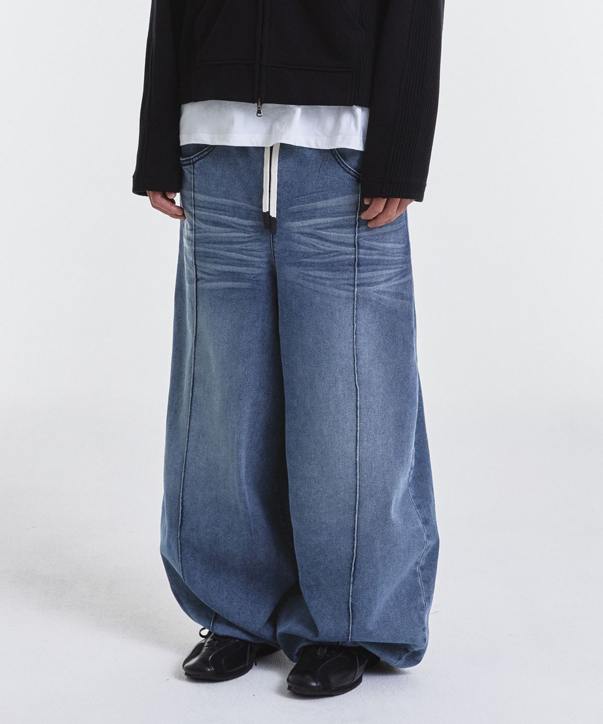 기철(KICHUL) Denim sweat balloon pants (indigo blue)