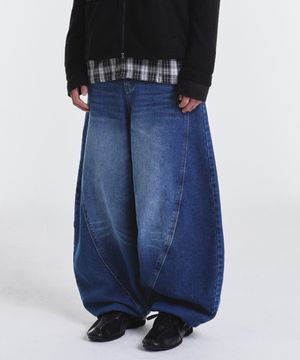 Curved line balloon denim pants (medium blue)