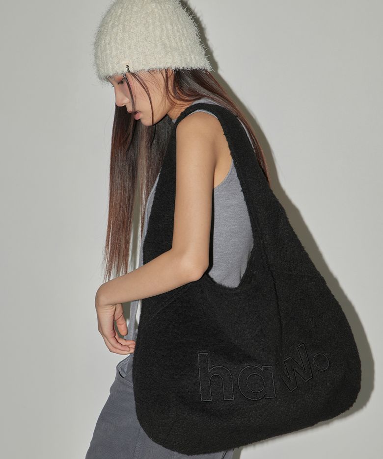 wool pebble bag (BK)