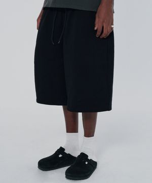 WIDE SWEAT SHORTS [BLACK]