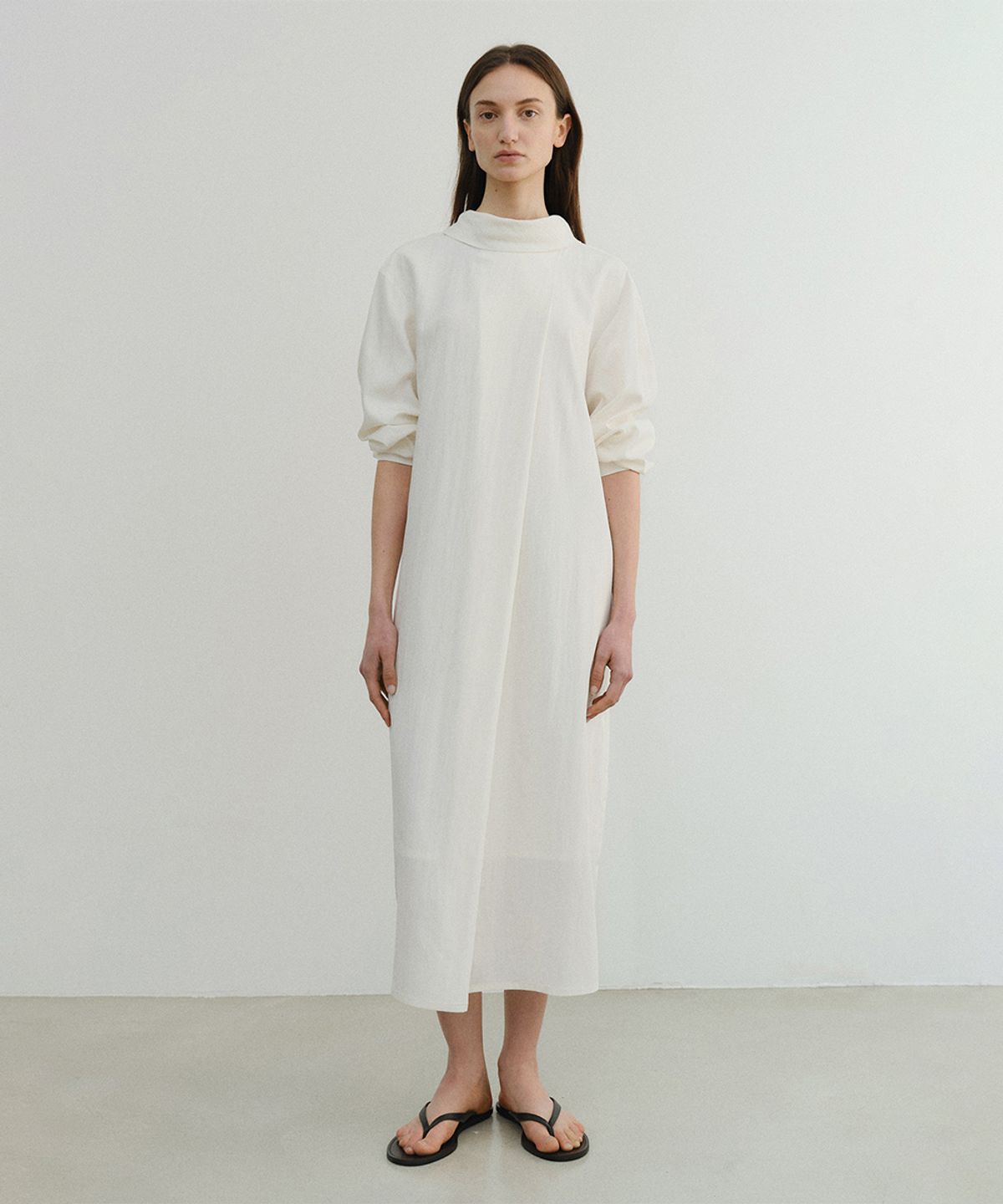 이아(EAAH) BACK TIE MAXI DRESS (IVORY)
