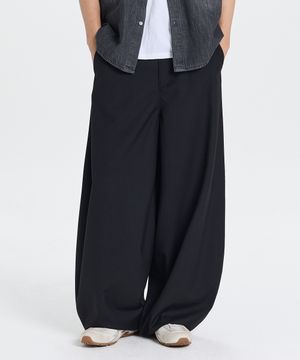 Minimal balloon slacks (black)