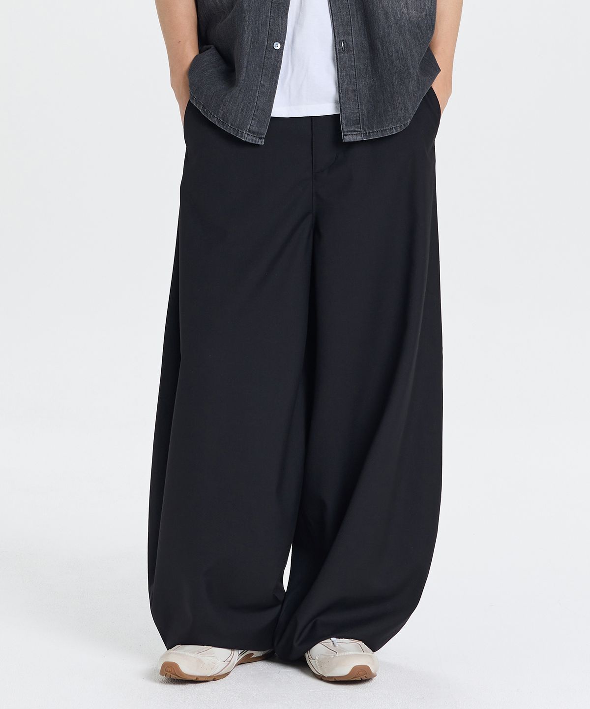 기철(KICHUL) Minimal balloon slacks (black)